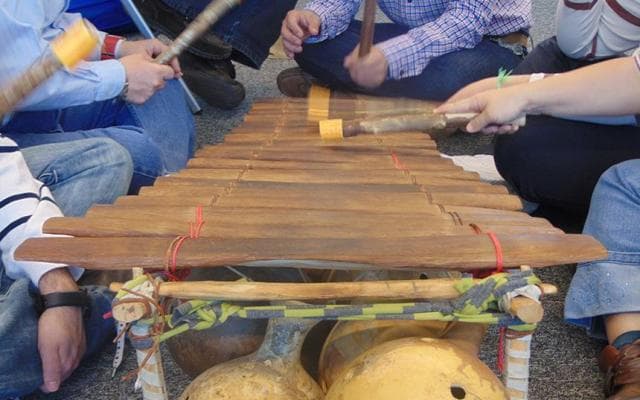 ESCOLTA, DESCOBREIX I CREA LA TEVA MÚSICA