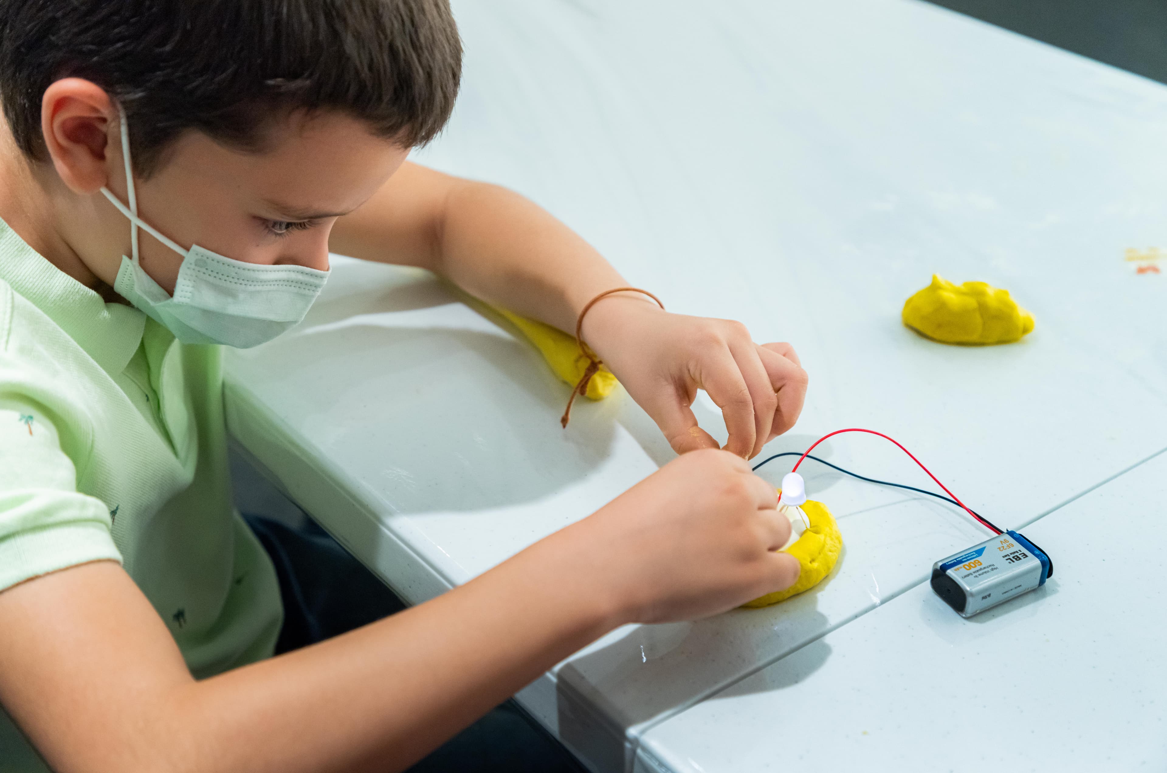 Plastiformas luminosas