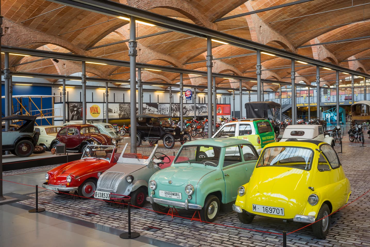 Visita guiada "Carros, motos, cotxes i avions" al Museu Nacional de la Ciència i la Tècnica de Catalunya (MNACTEC)