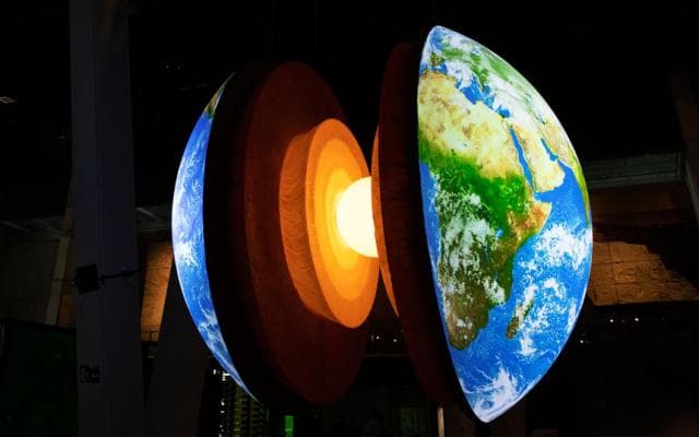 Visita + Planetari en Llengua de signes catalana (LSC)
