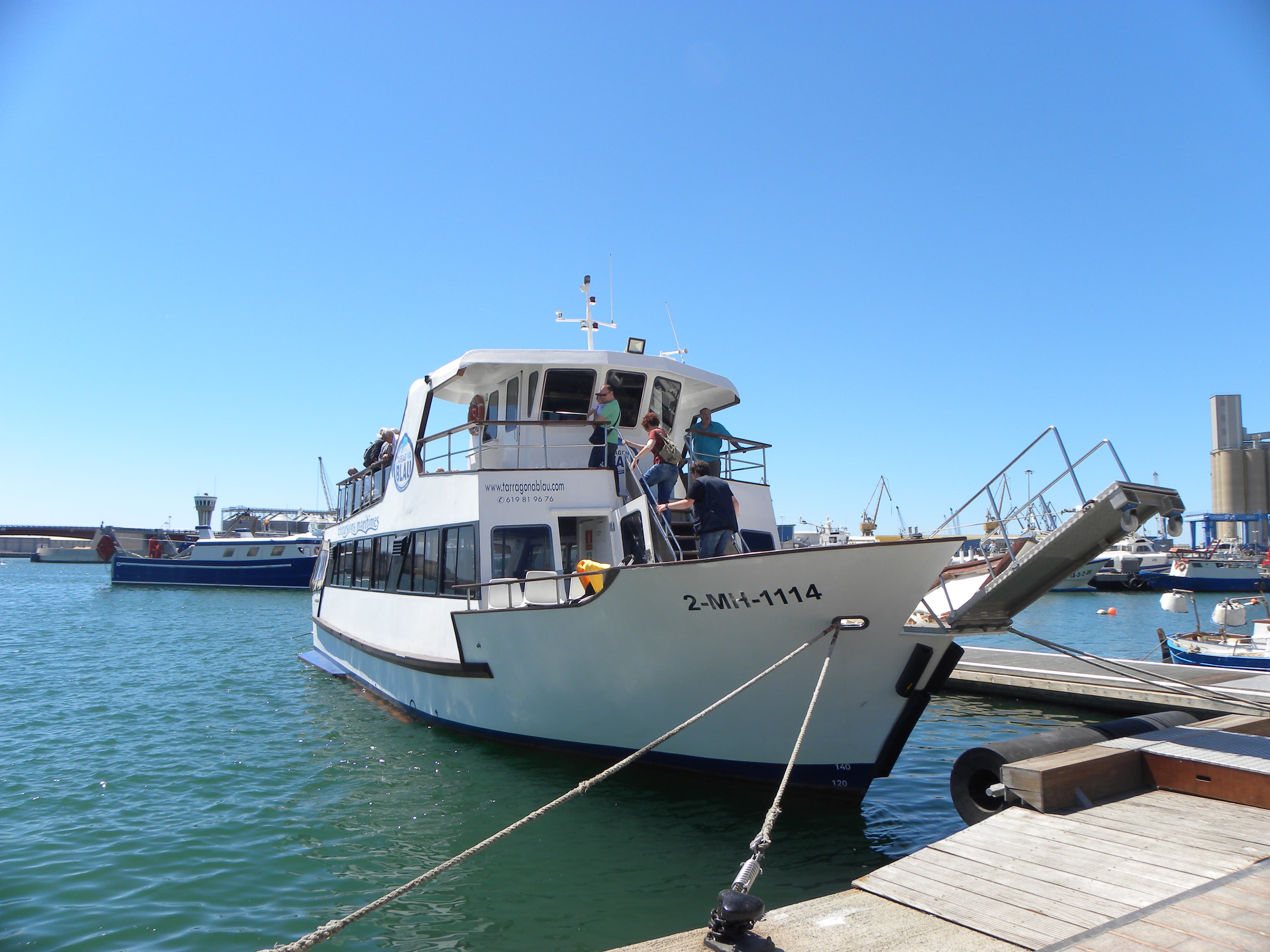 Visita al Museu del Port i viatge amb barca pel port