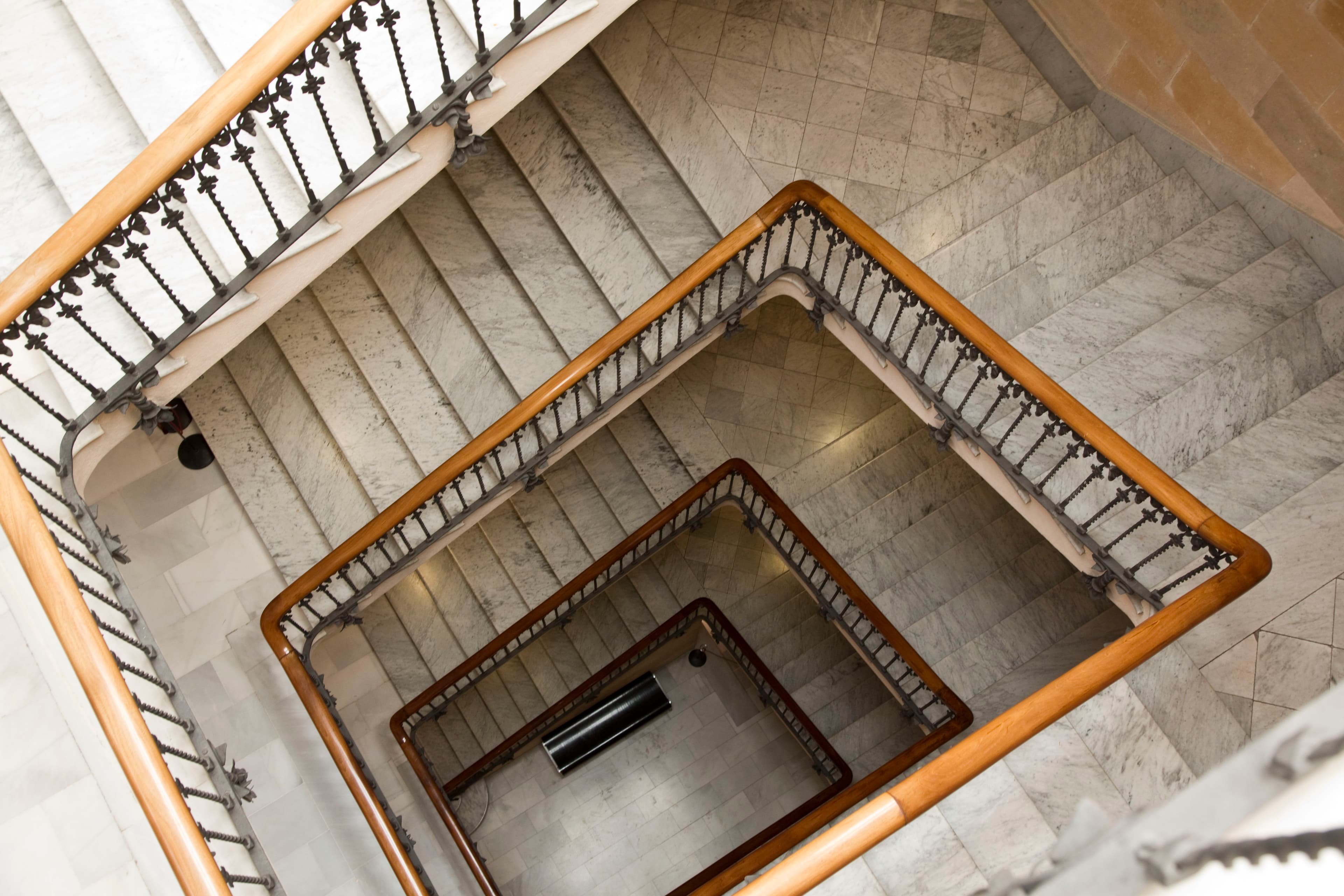 Visita i coneix l'EDIFICI. De Gran Hotel a CaixaForum. Viu el Modernisme!