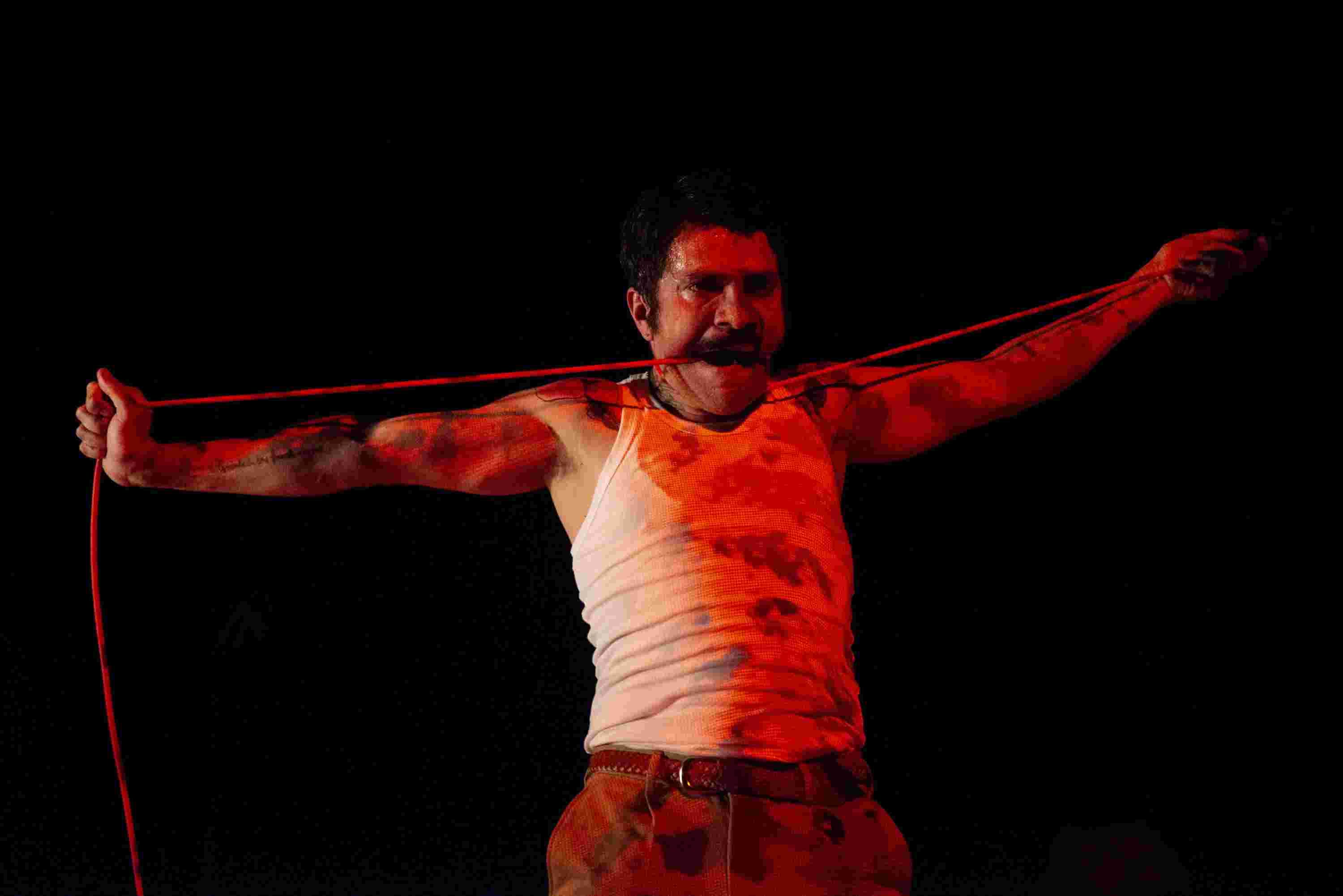 Ernesto Orellana G - Teatro SUR (Xile) - EDMUNDO