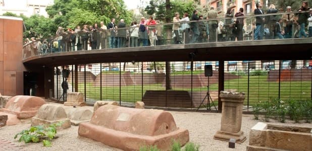 Dins i fora de la ciutat romana