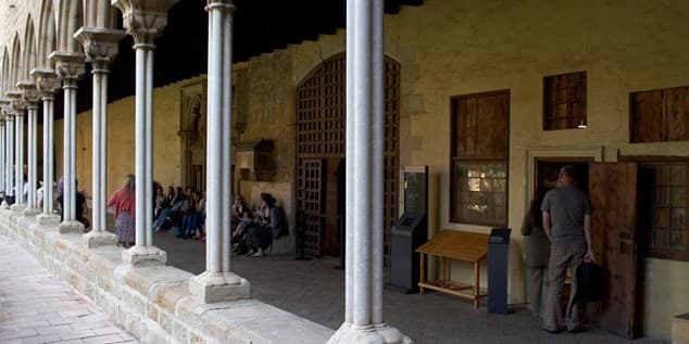 Un passeig pel Monestir de Pedralbes, visita comentada