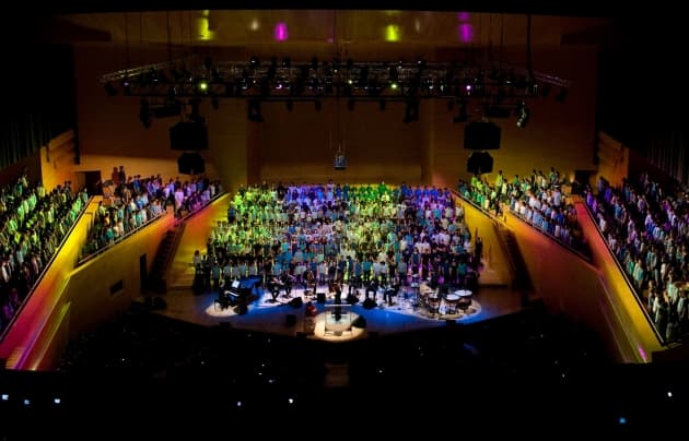 CANTÀNIA: A DE BROSSA
