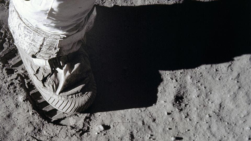 Visita comentada per a grups a l'exposició: La Lluna. 50 anys de la Primera missió tripulada