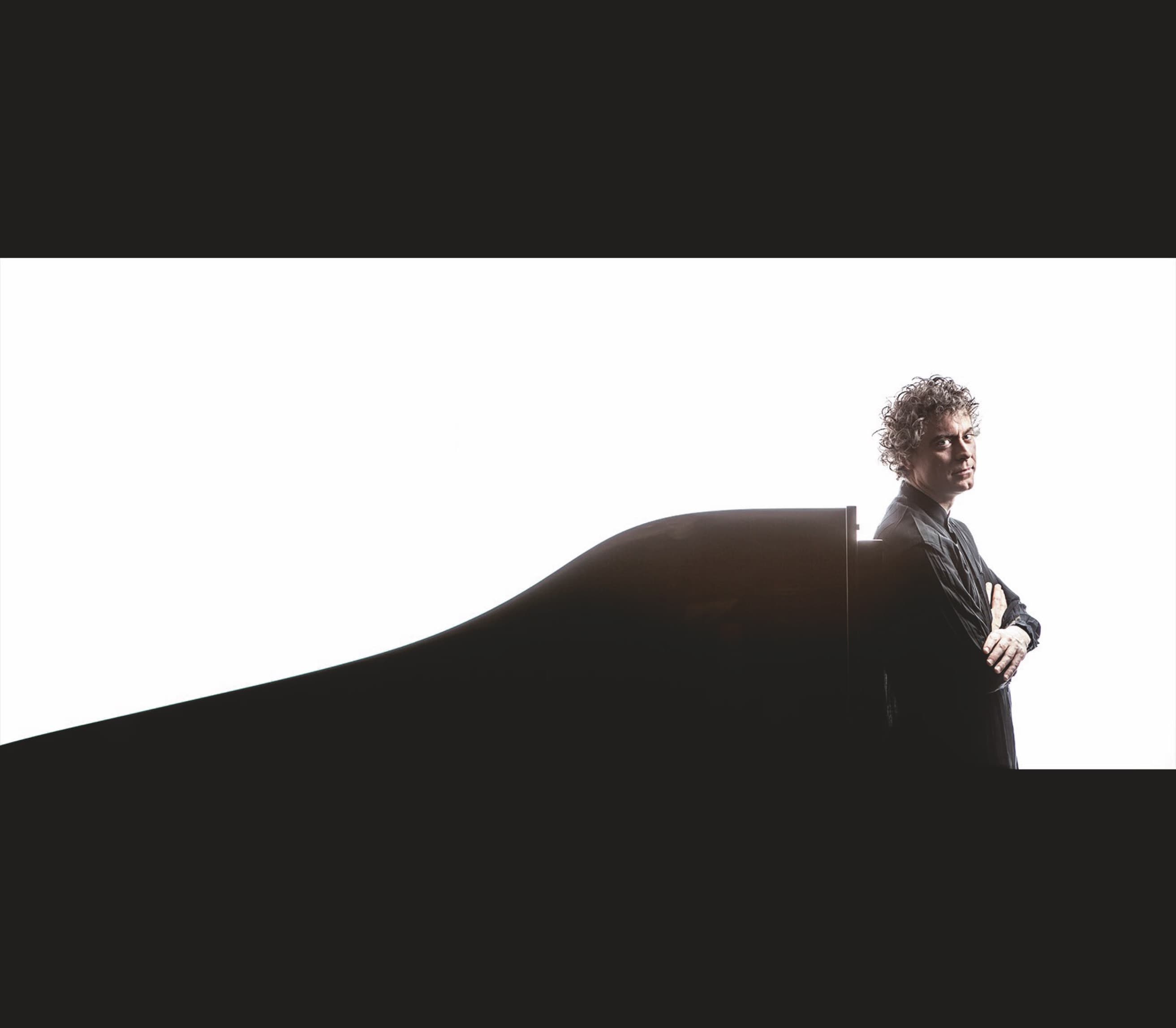 Paul Lewis, piano