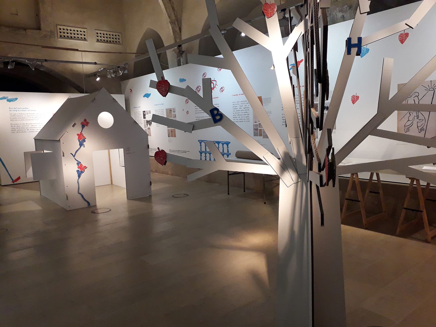 Visita lliure a l'exposició "Quan la vida entra a l’escola. La Tècnica Freinet al Penedès (1934 -1937)
