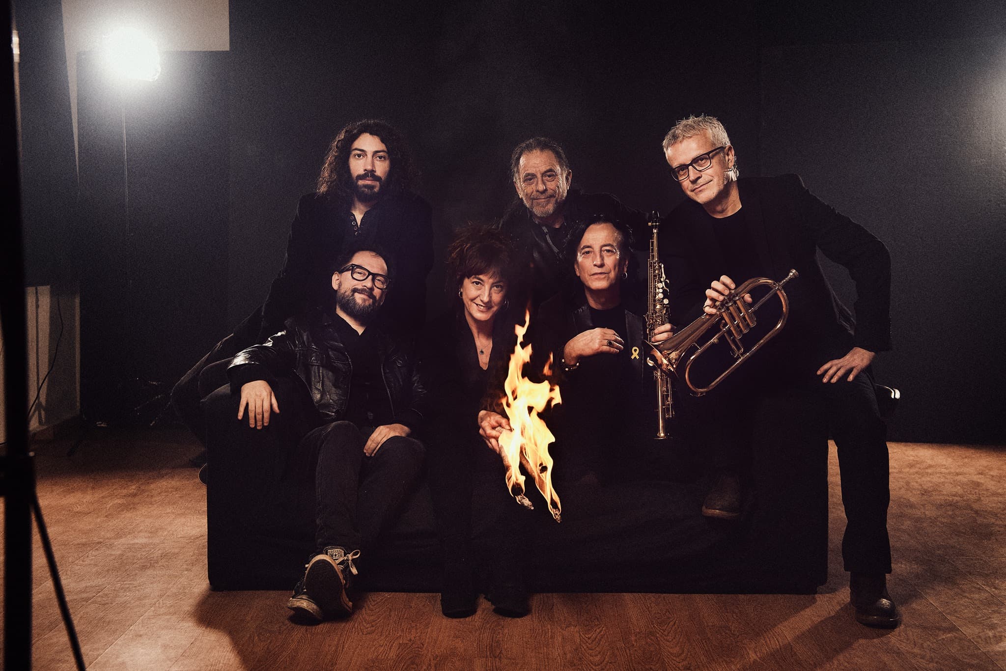 Companyia Elèctrica Dharma presenta Flamarada